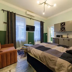 Cozy Modern Space At The Heart Of The Дебрецен